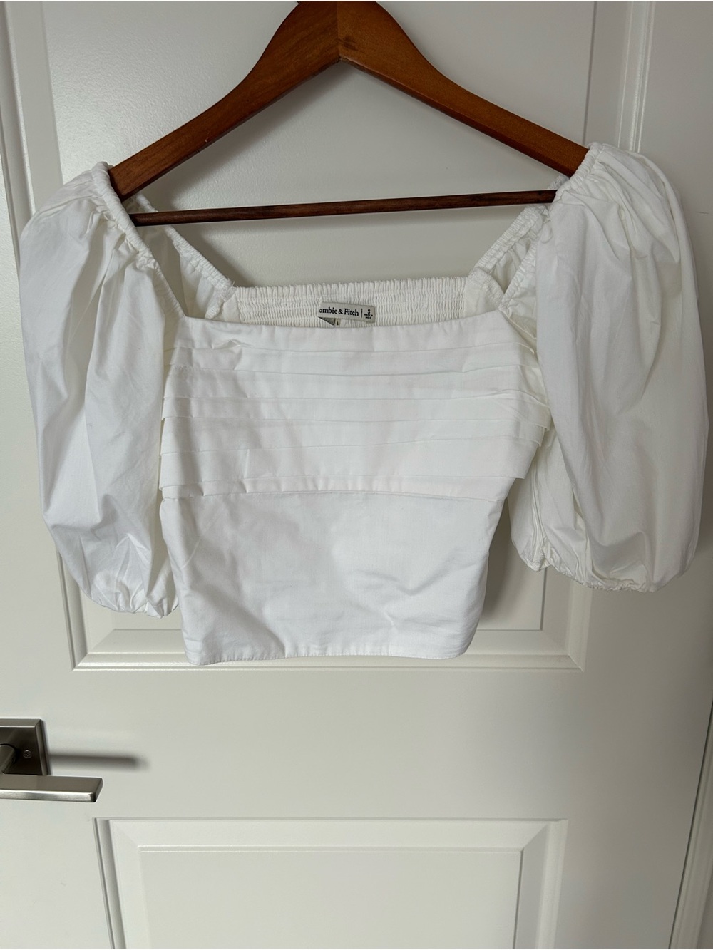 EUC Abercrombie & Fitch White Puff-Sleeve Square Neck Top Pleated Front Sz S